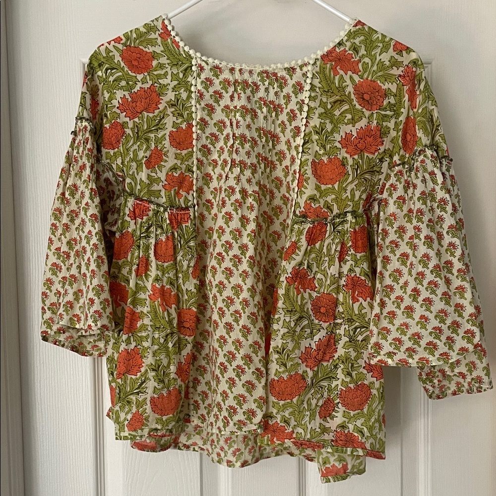 Elegant Floral Blouse in Green and Red